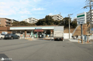 ファミリーマート 奈良鶴舞西店