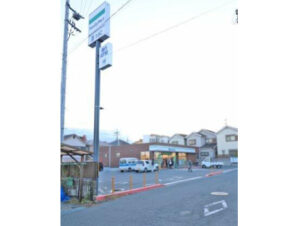 ファミリーマート 奈良六条西店